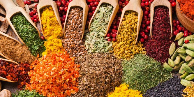 The Health Benefits of Spices: From Turmeric to Cinnamon